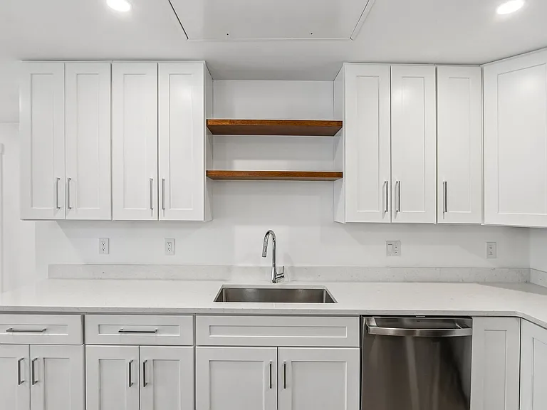 1060 Main Street — Photo 55