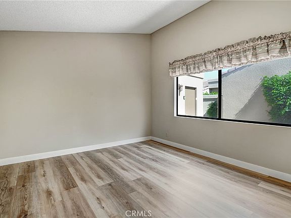 4th image of 39856 Narcissus Way #39856