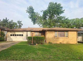 329 N College St, Winfield, KS 67156
