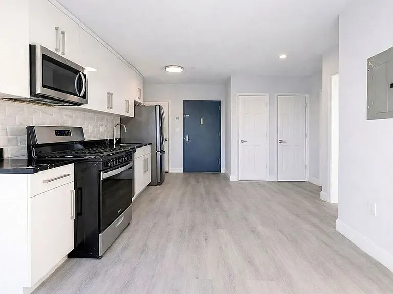 142 Huron St #5A — Photo 3
