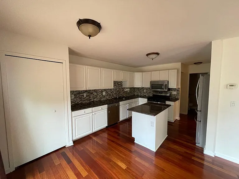 43590 Wendingo Ct — Photo 5