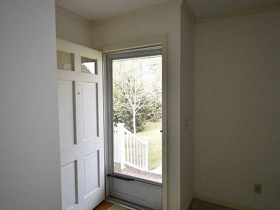 4th image of 1836 E Sandhurst Dr