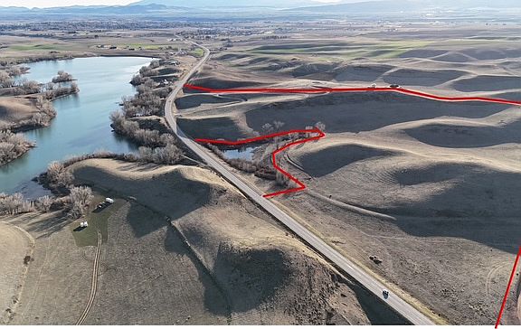 2nd image of 1673 N Highway 34 W