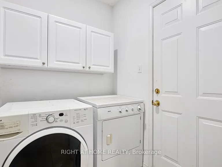47 Tobermory Cres — Photo 13