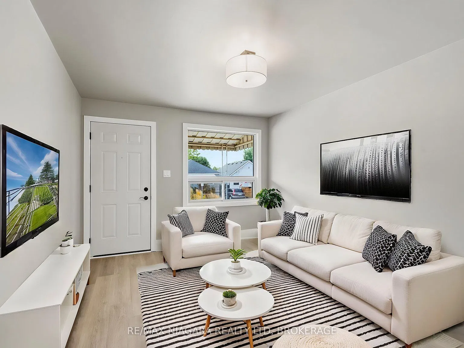 3 bed, $2,150 — Photo 2