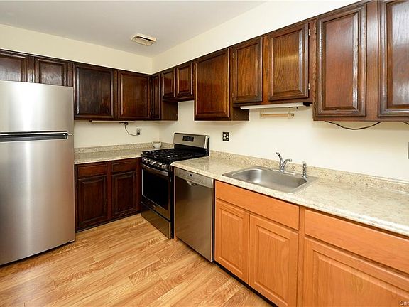 4th image of 199 Country Club Ln
