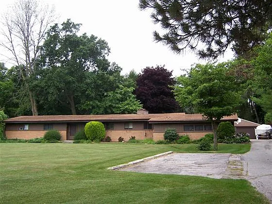 1221 Orchard Rd photo 1