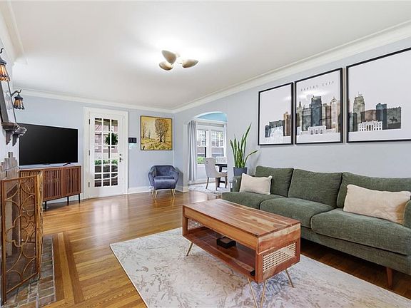 4th image of 4830 Mercier St
