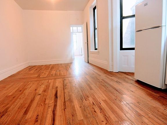 3rd image of 312 E 84th St APT 5A