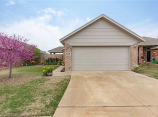 1418 SW 25th St, Moore, OK 73170