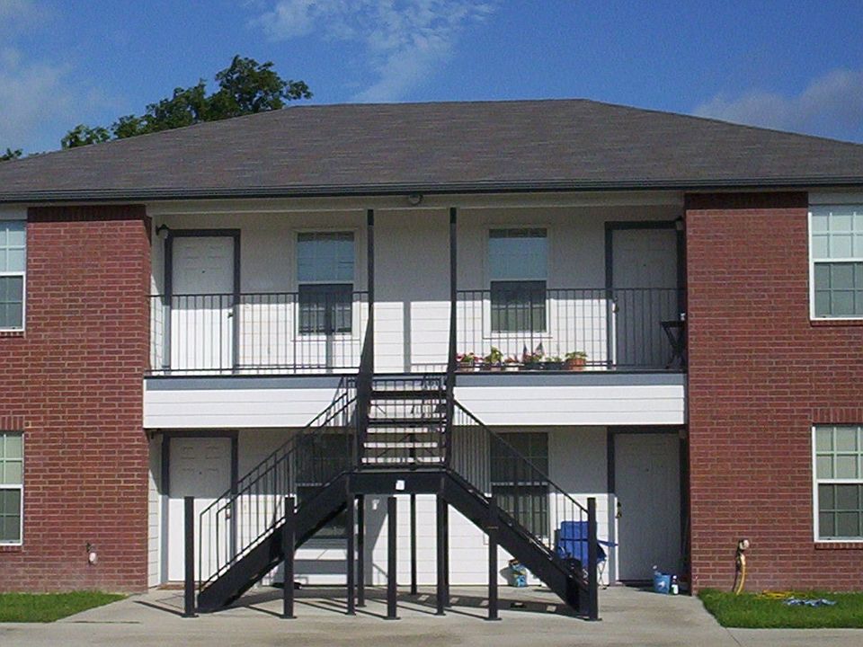 301 W Ave D