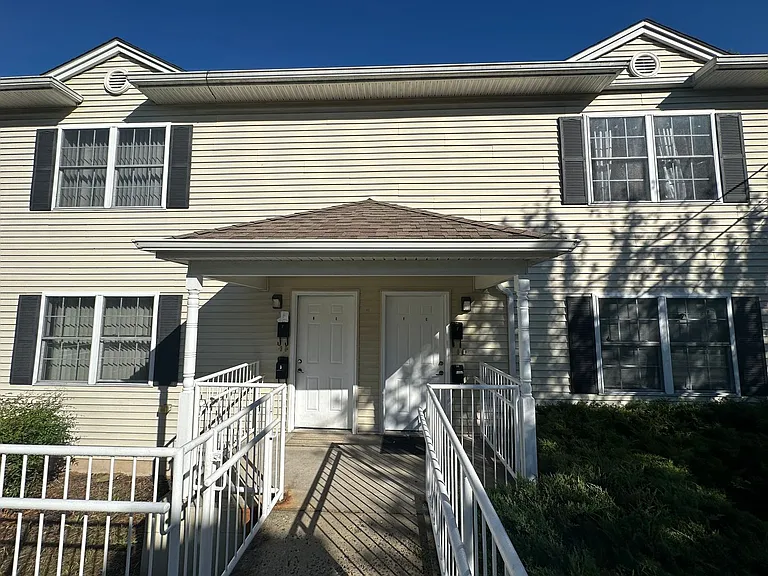 111 Harris Ave — Photo 10