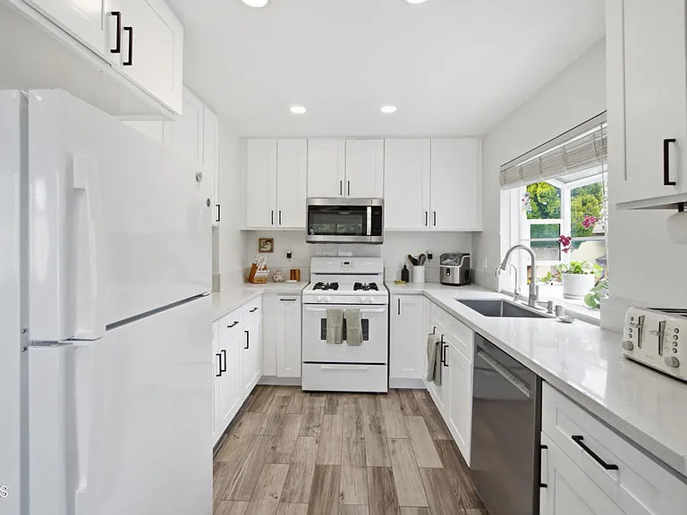 6743 Shakespeare Way — Photo 11