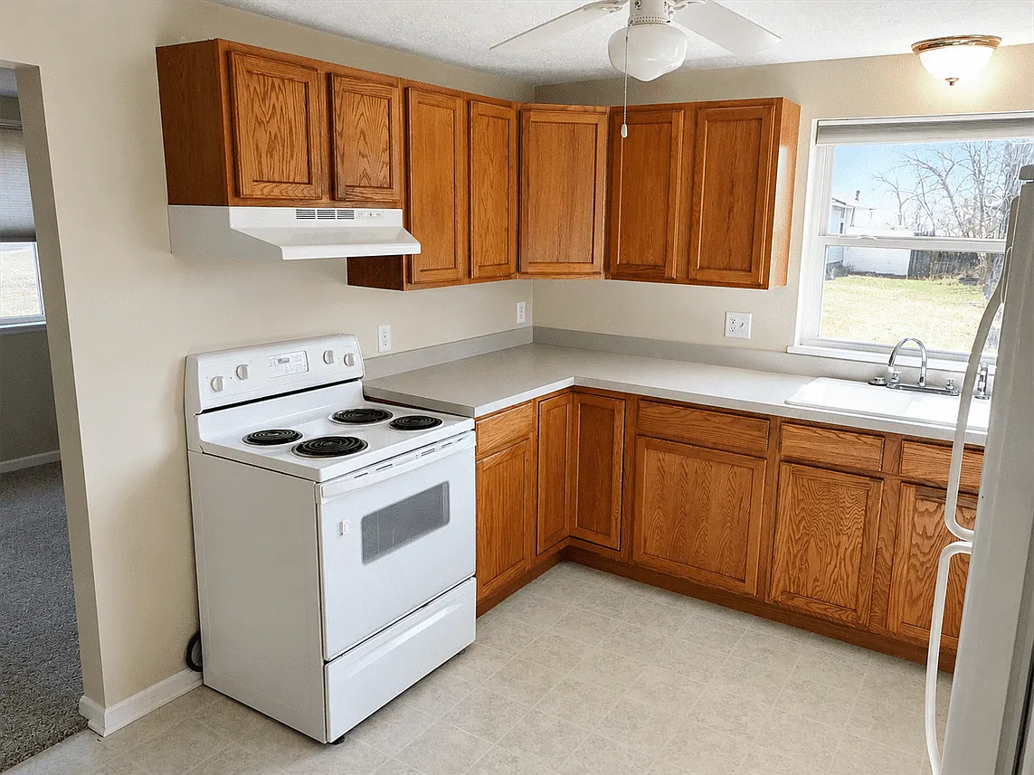 2 bed, 770 sqft, $1,100 — Photo 1