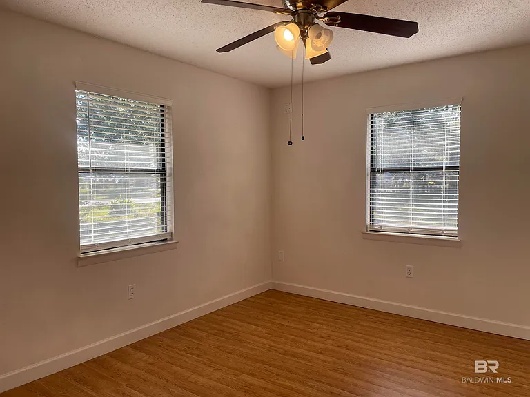 1303 N Cedar St — Photo 8