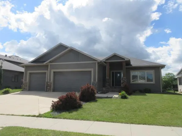 3418 2nd St E, West Fargo, ND 58078