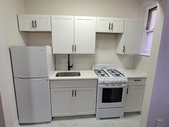 2nd image of 4125 44th St APT B5