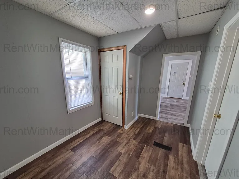 343 Albany St — Photo 9