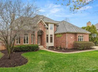 612 Waters Edge Dr, South Elgin, IL 60177