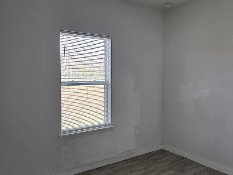 721 Green Ct — Photo 12