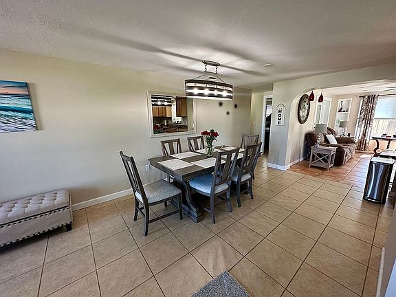 4th image of 3319 Shamrock Dr