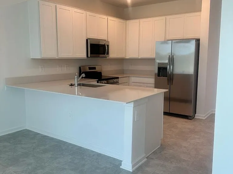 3319 Laurent Loop — Photo 10