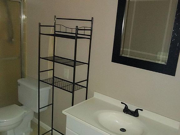 4th image of 18235 Lowe Dr