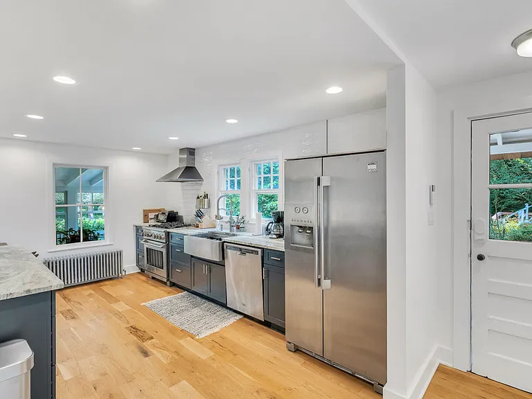 3002 Noyac Rd — Photo 12