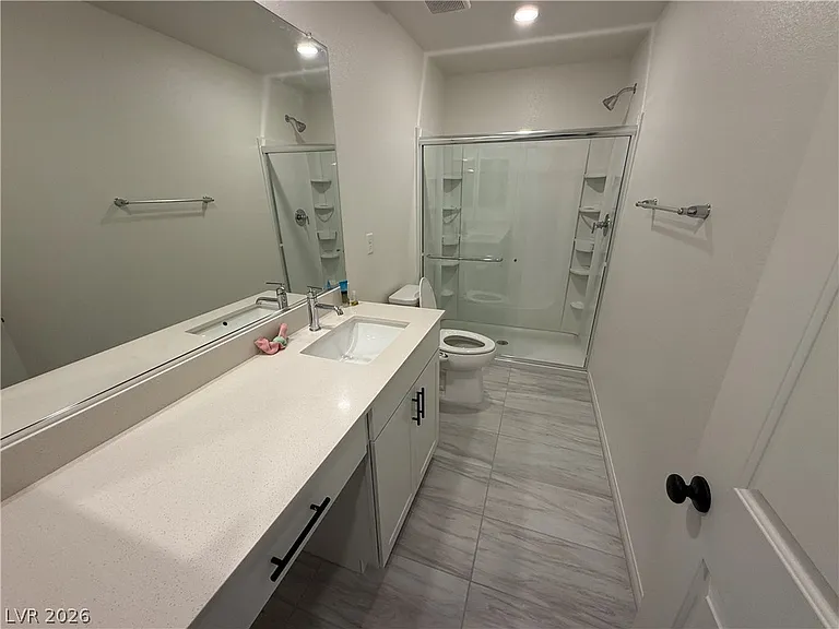 8030 Minavalle Ave — Photo 24