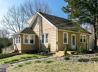 1527 E Malaga Rd, Williamstown, NJ 08094