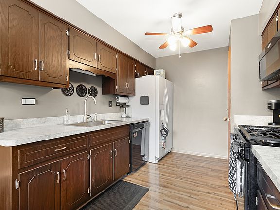4th image of 1075 Southgate Rd