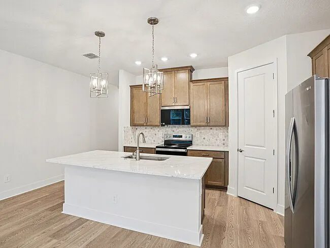 116 Foresthaven St — Photo 4