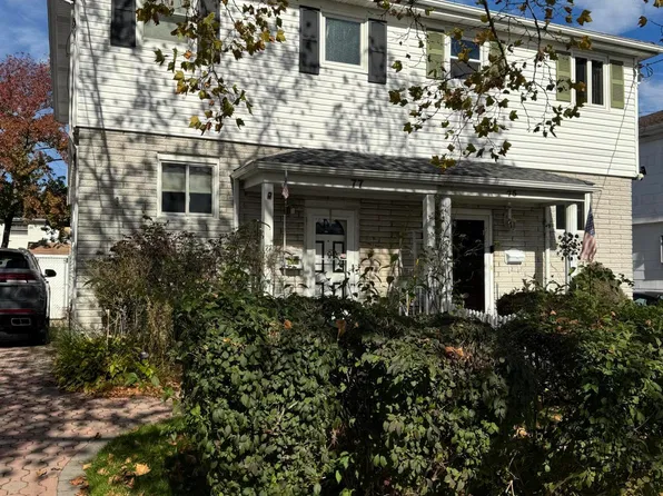 77 Amber St, Staten Island, NY 10306