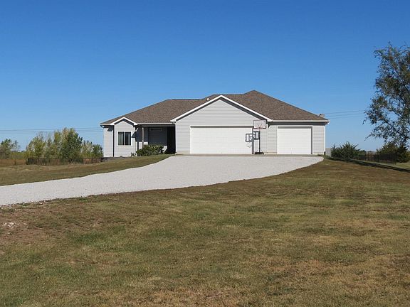 2nd image of 25801 Ironhorse Ct