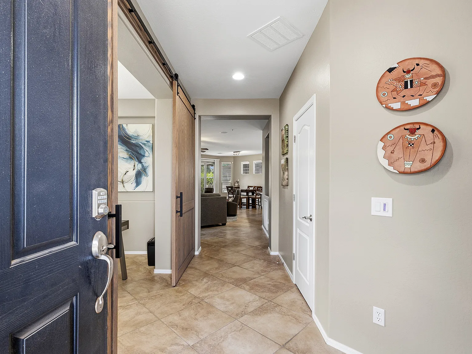 2 bed, 1813 sqft, $4,200 — Photo 2