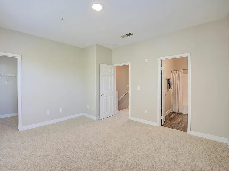 Bellecour Way Apartment Homes — Photo 60