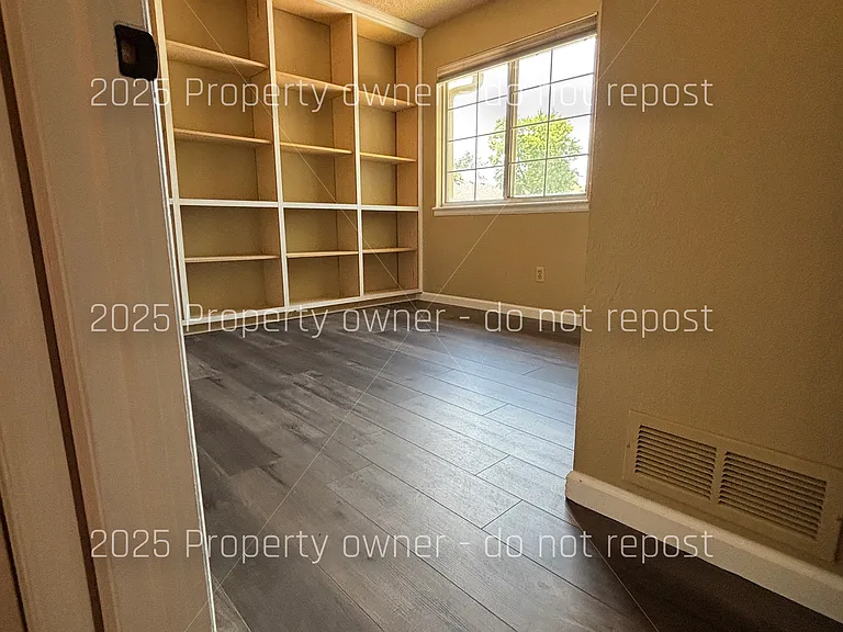 2010 S Xenia Way — Photo 36