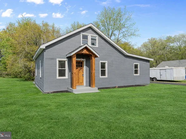 105 E Del A Vue Ave, Penns Grove, NJ 08069