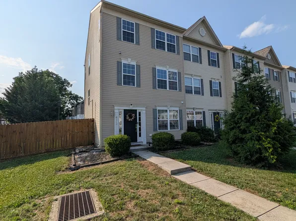 472 S Carlisle St, Greencastle, PA 17225