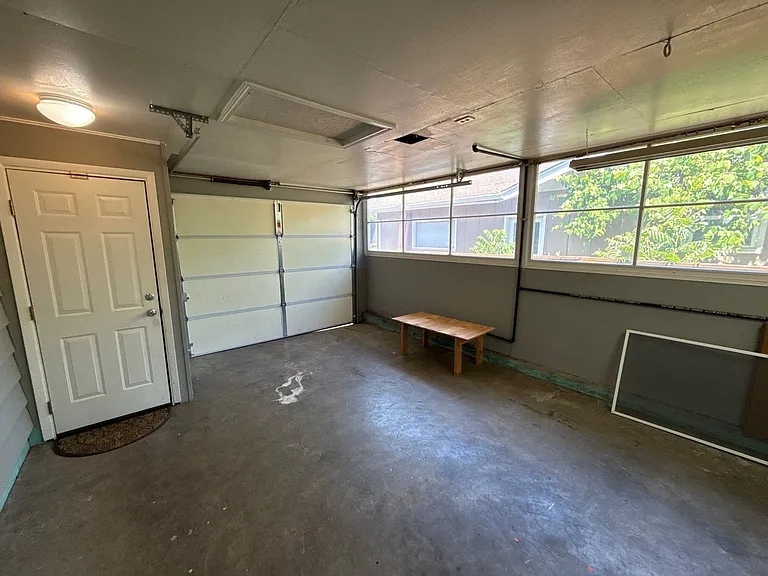 1670 Yew St SE — Photo 28