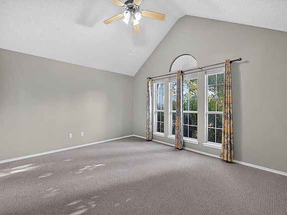 4th image of 912 Cole Ave
