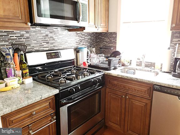 3rd image of 1532 Snyder Ave Floor 2