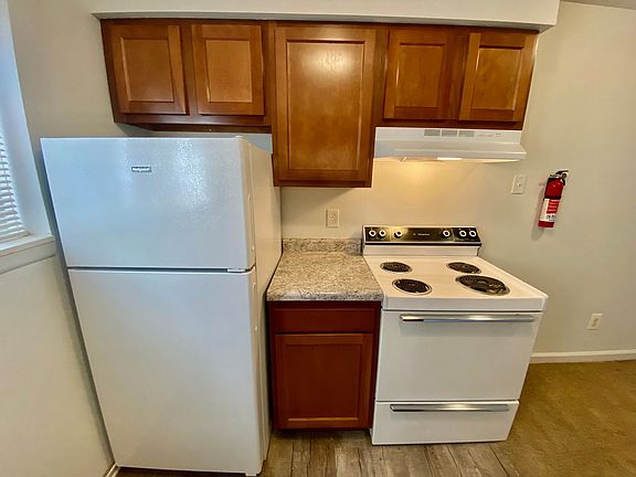 2nd image of 308 Jarvis St APT 1