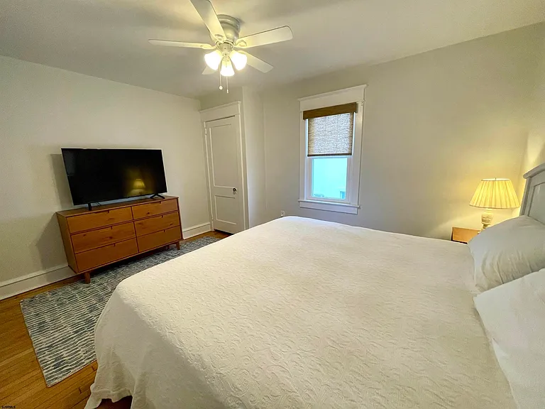 112 N Belmont Ave — Photo 15