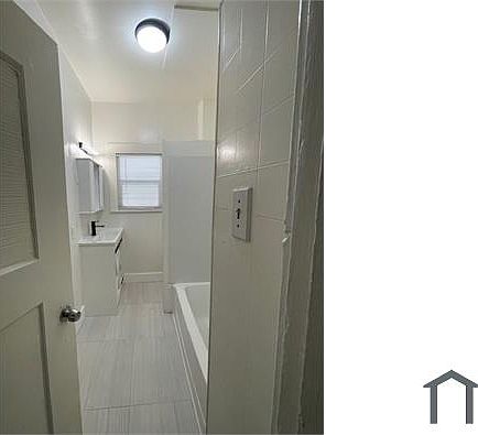 1st image of 4322 Essex St APT B