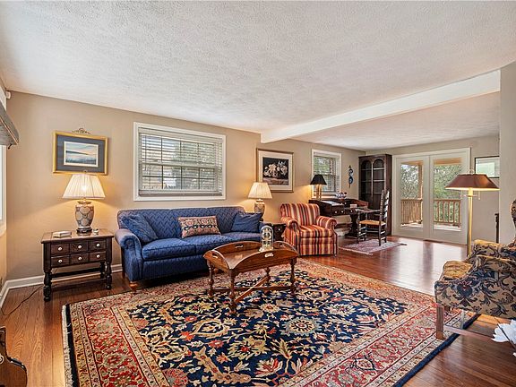 5th image of 1620 Upper Saint Clair Dr