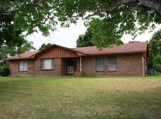 1008 Pecan Ave, Wills Point, TX 75169