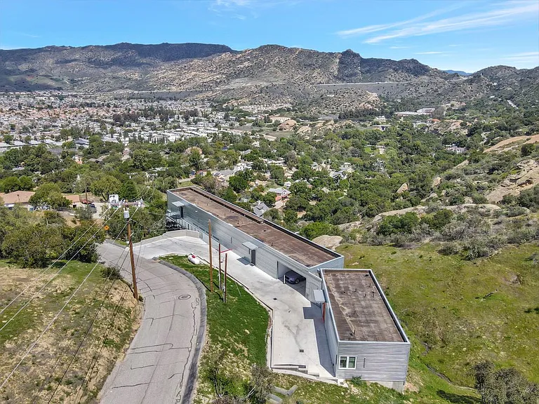 990 Alta Vista Rd — Photo 34