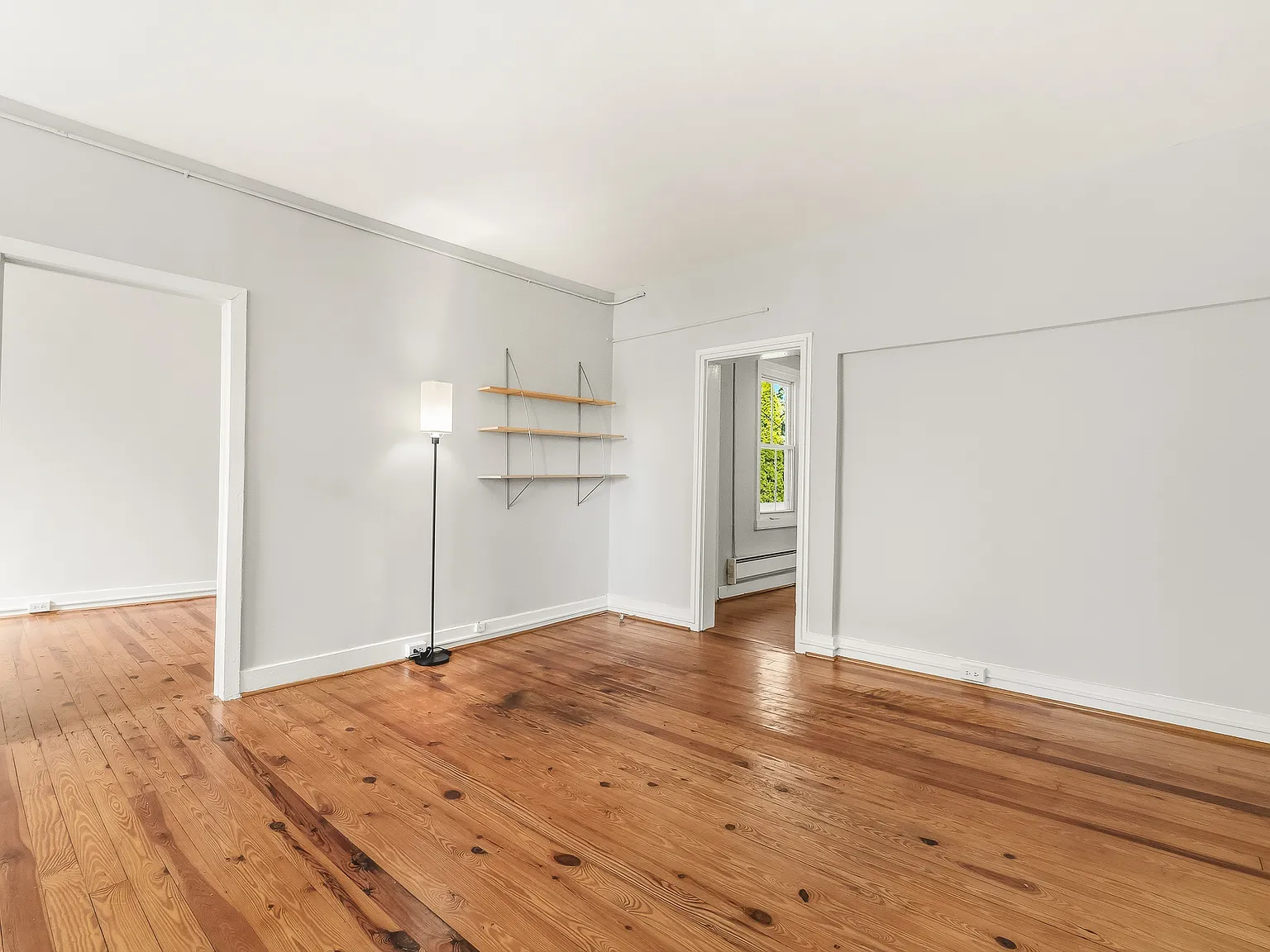 2 bed, 1200 sqft, $1,800 — Photo 2
