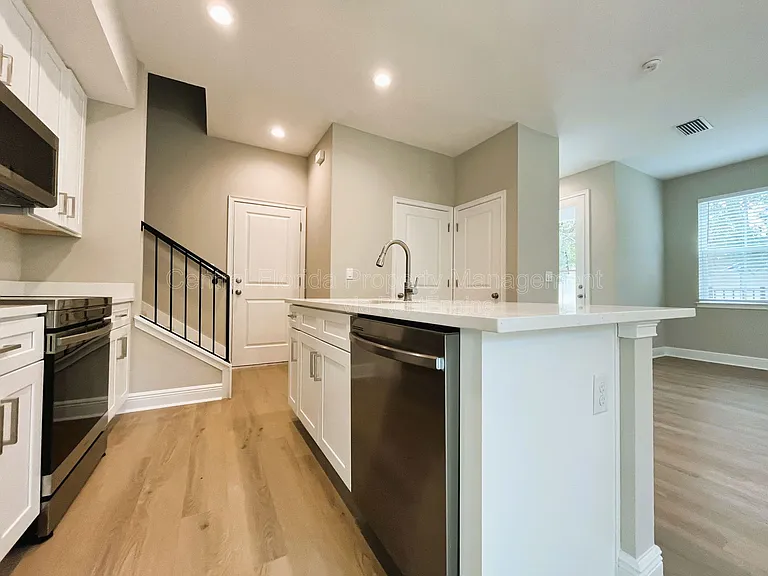 2220 S Bumby Ave #120 — Photo 13